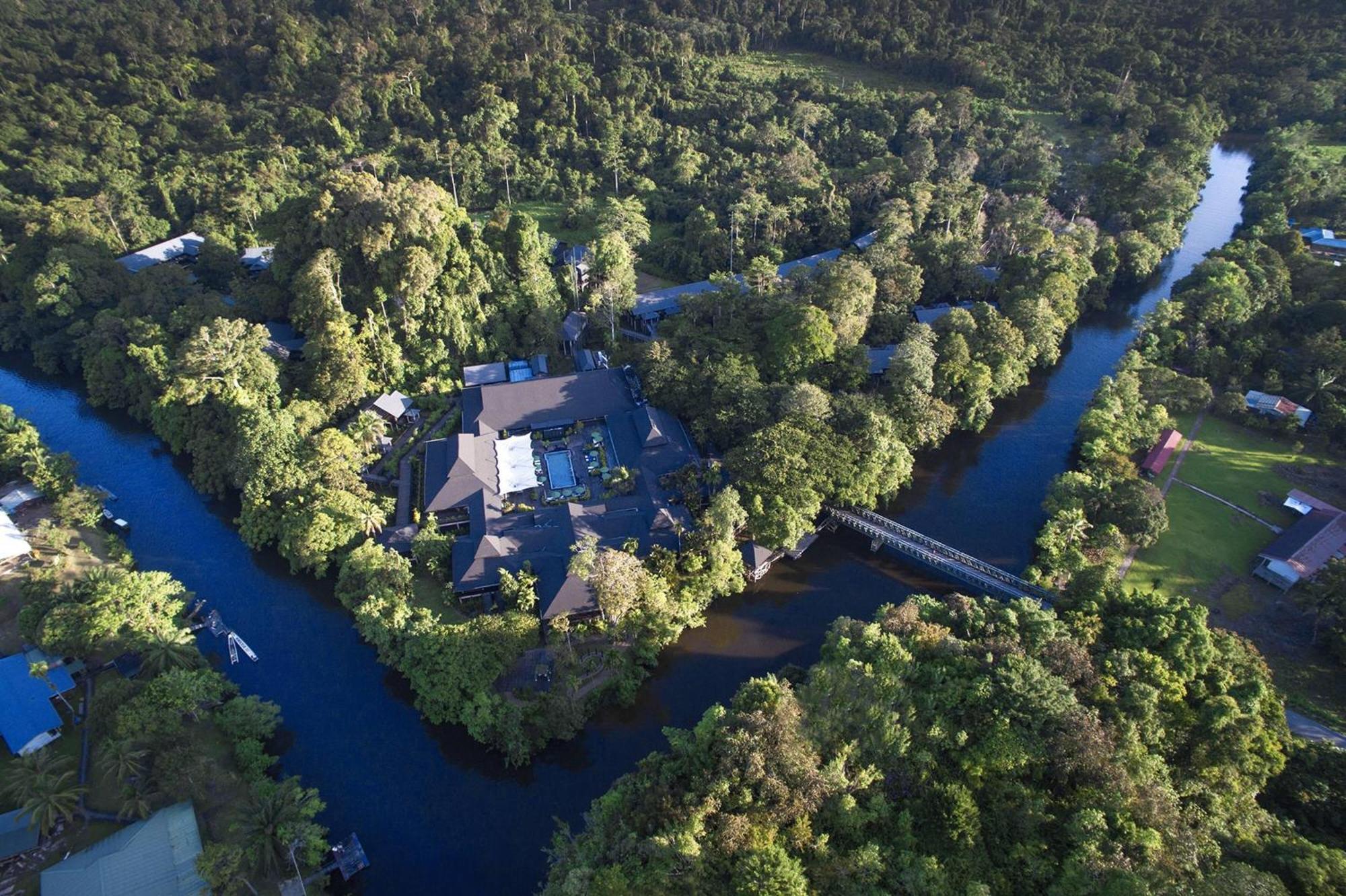 Mulu Marriott Resort Exterior photo