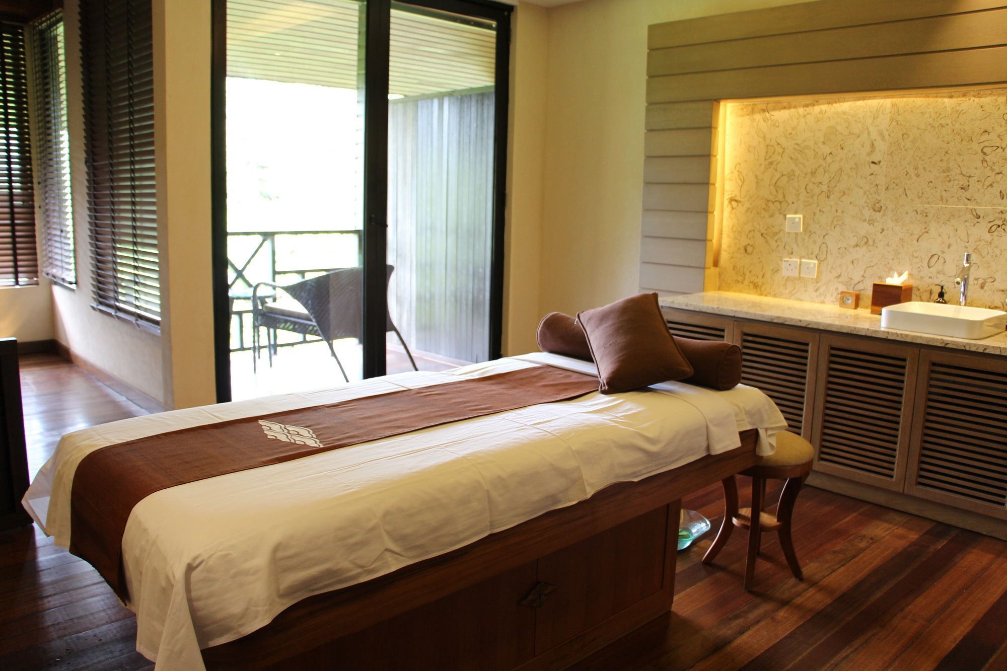 Mulu Marriott Resort Exterior photo